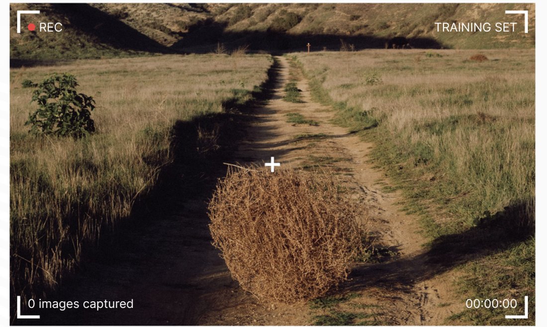 An empty viewfinder pointed at nothing, zero images captured
